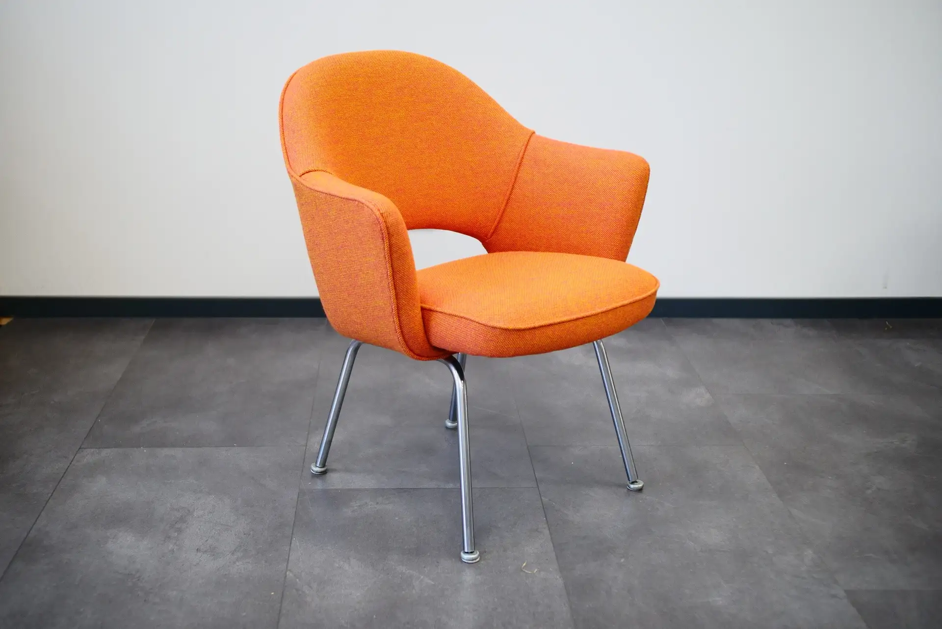 Saarinen Executive Chair, neu bezogen in Orange